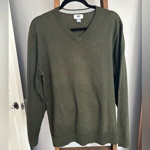 Old Navy Men's V-Neck Sweater in Olive, size large